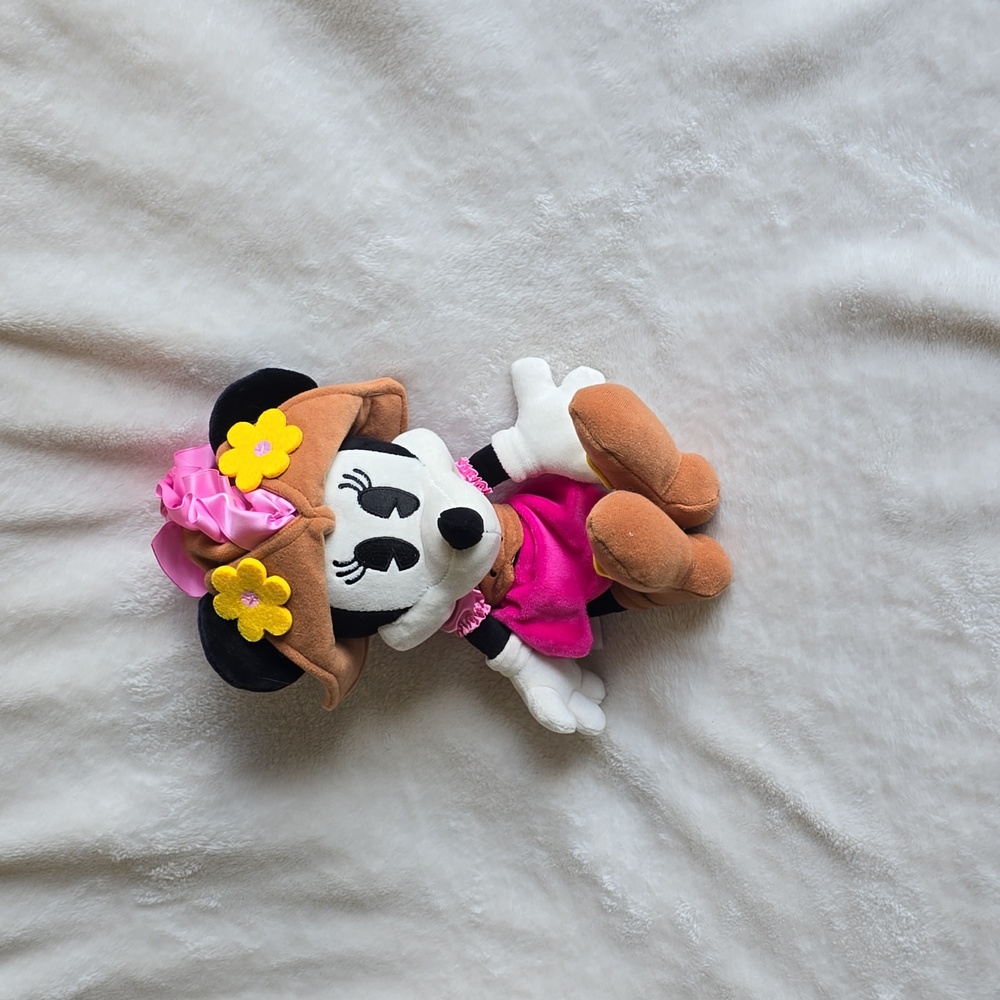 Disney Parks Authentic Pirate Minnie Mouse Rare Park Plush